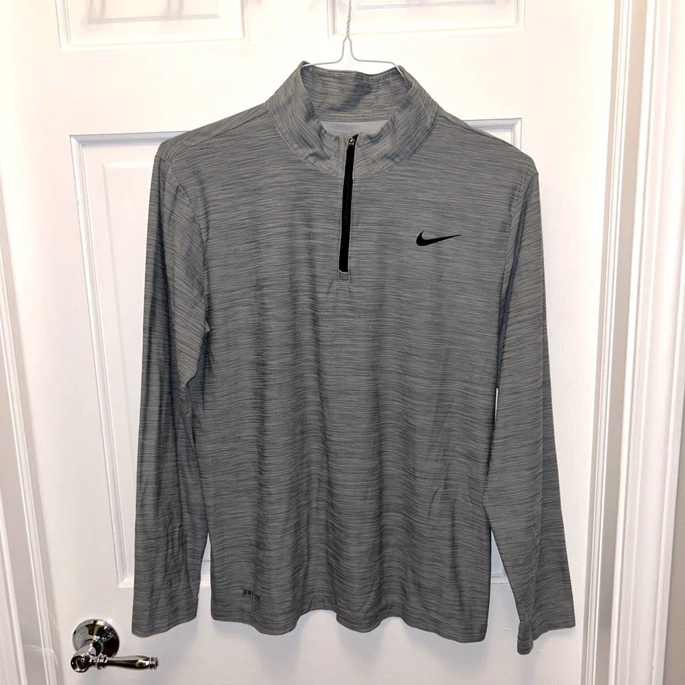 Nike Dri fit long sleeve quarter zip - medium - Picture 1 of 1